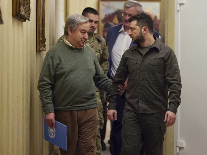 Zelenskyy incontra il segretario generale delle Nazioni Unite Antonio Guterres a Kyiv (LaPresse)&nbsp;<br />
