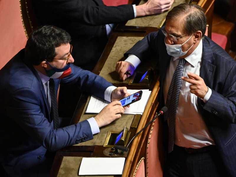 Salvini ospite non gradito. Il botta e risposta con La Russa alla conferenza di Fdi
