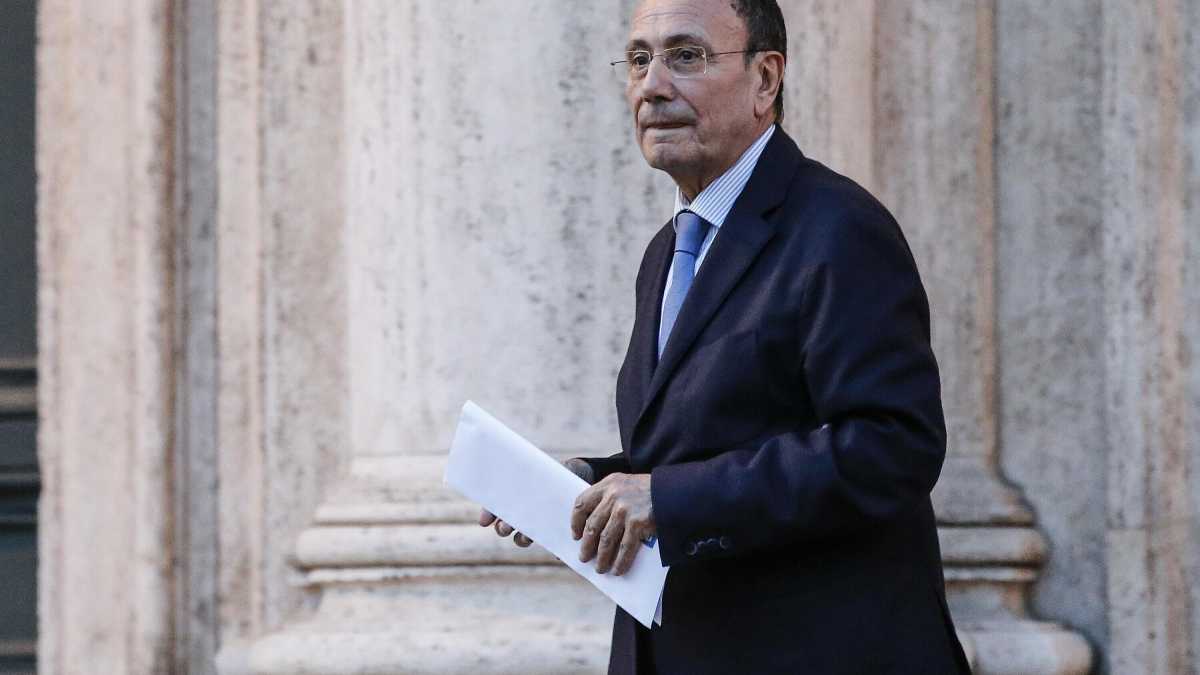 Immagine di "Proporzionale? Proposta egoista del Pd, pur di stare al governo". Parla Schifani (FI)