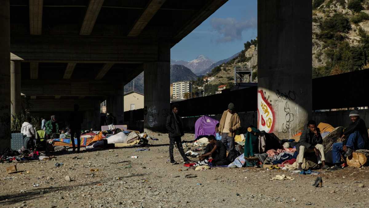 Immagine di Ufficiale: la solidarietà non è reato