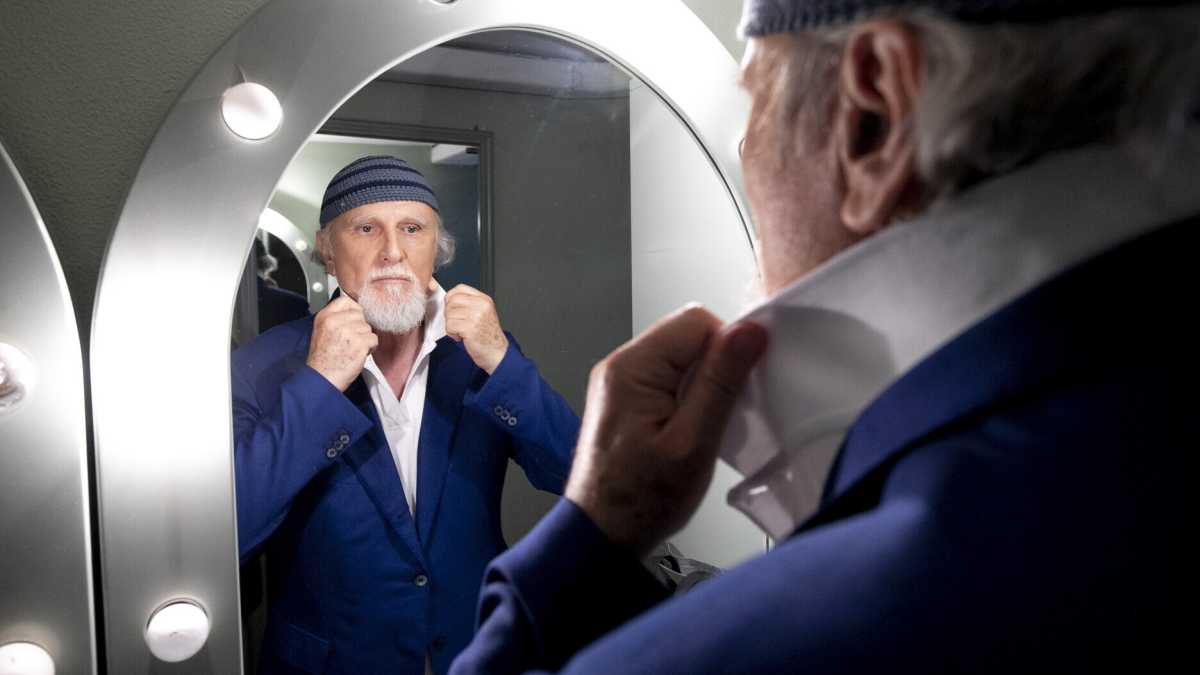 Immagine di Così Moni Ovadia rilancia la propagandista antisemita contro Zelensky