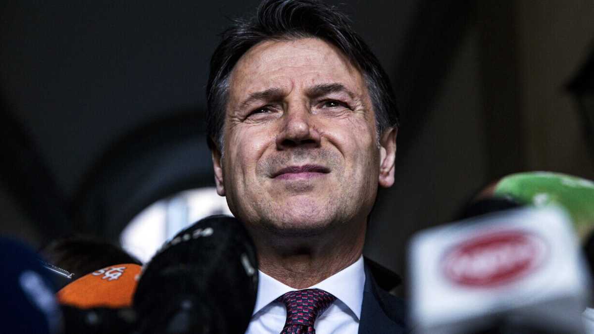 Immagine di Conte e lo scostamento dalla realtà. Draghi indica la via