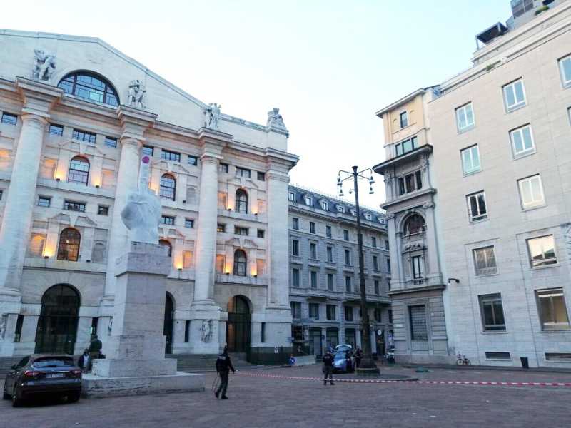 Coima, Atlantia e le altre. Cosa c’è dietro la fuga da Piazza Affari