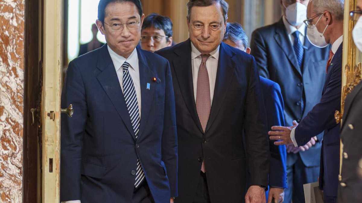 Immagine di Kishida arriva a Roma con un messaggio: Russia e Cina sono uguali