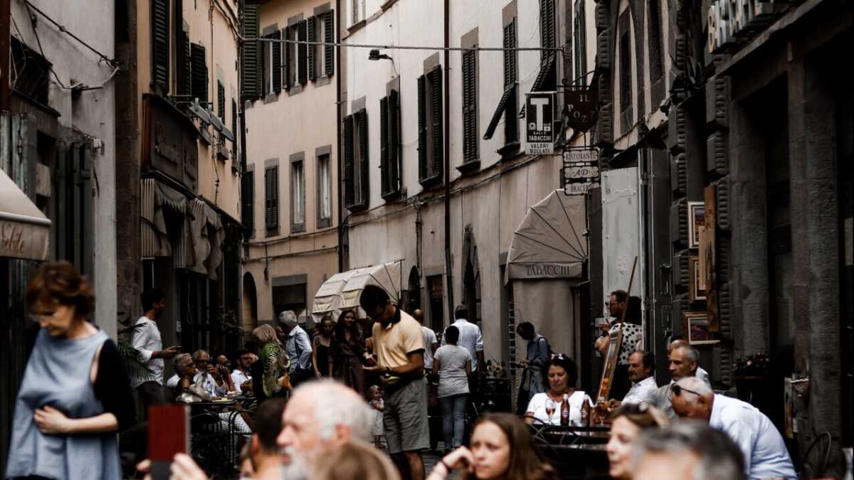 Immagine di Anche la provincia è affollata, e il viaggiatore misantropo si dispera