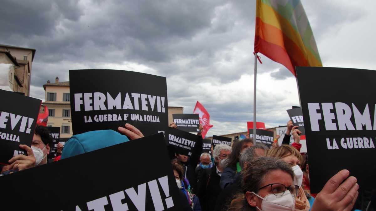 Immagine di Quella sinistra che nasconde il putinismo sotto al velo del pacifismo
