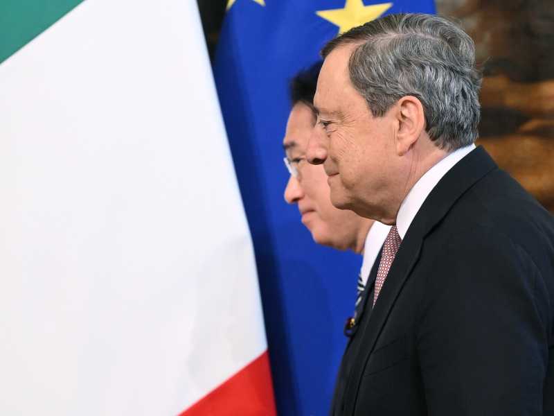Draghi pensa al viaggio in America e non risponde alle provocazioni M5s. "Conte? Chi?"