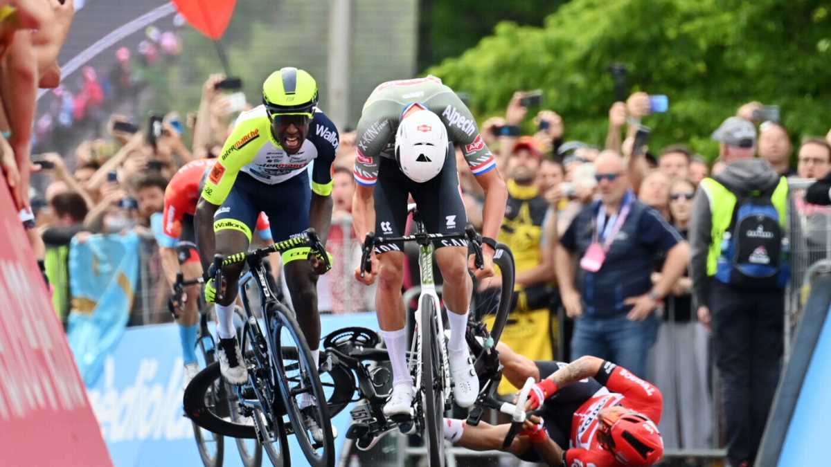 Immagine di Giro d'Italia. Un castellano chiamato van der Poel