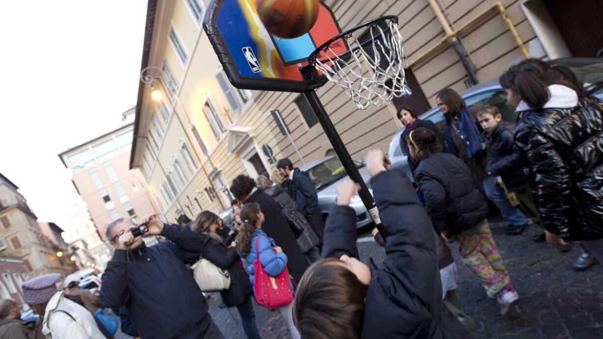 Immagine di Ci vuole più Educazione fisica per i ragazzi spalmati sui banchi dalla pandemia