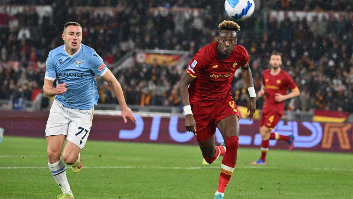 Immagine di La differenza fra noi froci e loro gay spiegata con il derby Roma-Lazio