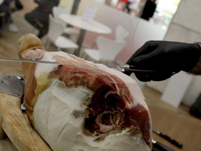 Uno degli stand presenti a Cibus, Fiera dell'agroalimentare di Parma (foto Ansa)
