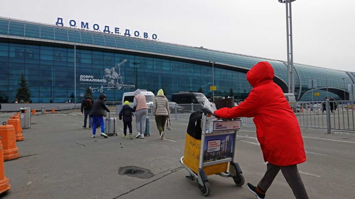 Immagine di In fuga da Mosca: quattro milioni di persone hanno lasciato la Russia in tre mesi