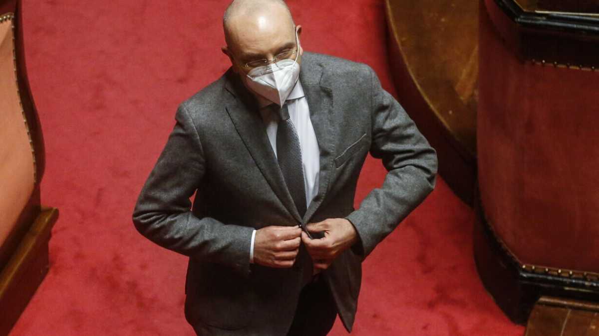 Immagine di Dopo Petrocelli il M5s pensa a un altro filoputiniano per la commissione Esteri