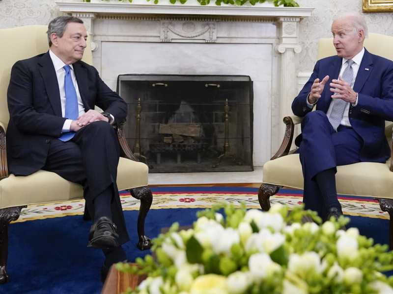 Per Biden, Draghi è "l'uomo che ha unito l'Europa e la Nato". Torna l'atlantismo