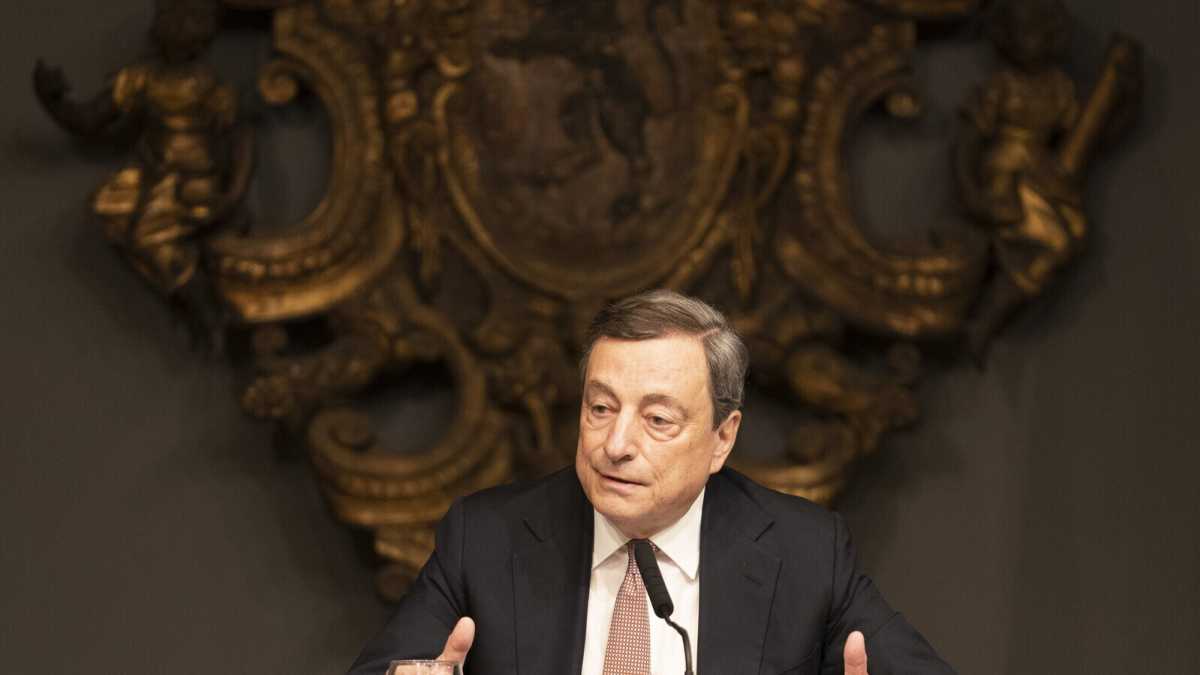 Immagine di Draghi cerca la pace ma quella di Zelensky: "La Russia non è invicibile. Non è più Golia"