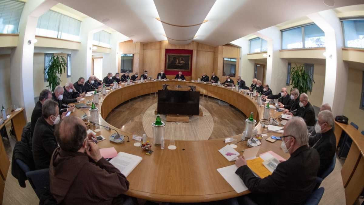 Immagine di Il diktat papale sul nuovo presidente della Cei imbarazza anche chi è per la discontinuità