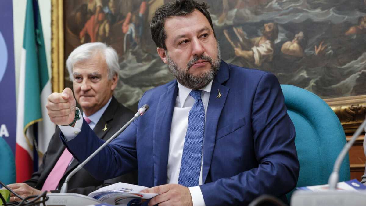 Immagine di Matteo Salvini parla di sport perché Draghi, Meloni e Conte intendano