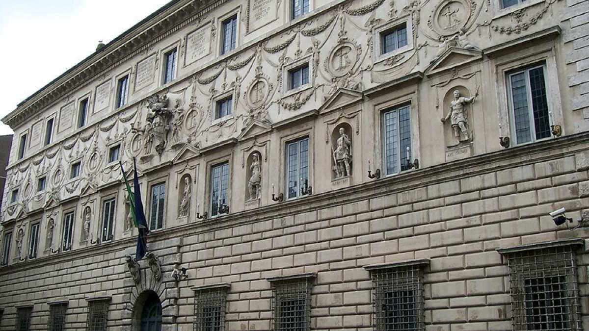 Immagine di Il Consiglio di stato annulla la nomina di Bombardieri a Bari e conferma Seccia