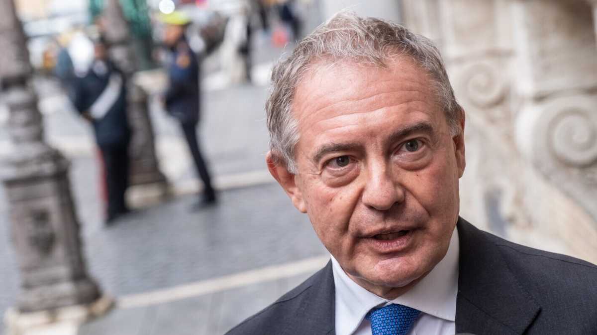 Immagine di Tutto passa dal Copasir. Parla il presidente Adolfo Urso