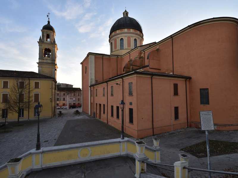 La chiesa di Boretto (Wikipedia) 