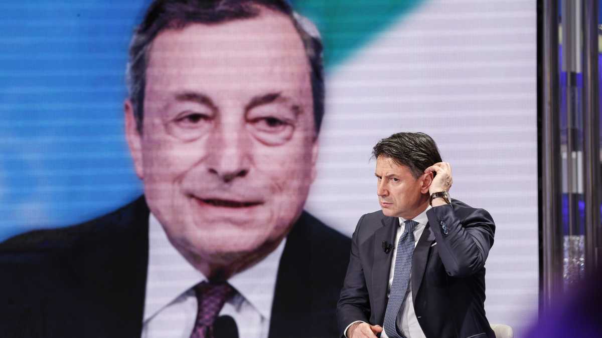 Immagine di Da Conte stop alle armi all'Ucraina: "No al quarto invio". E su Draghi: "Lo sostengo più di tutti"