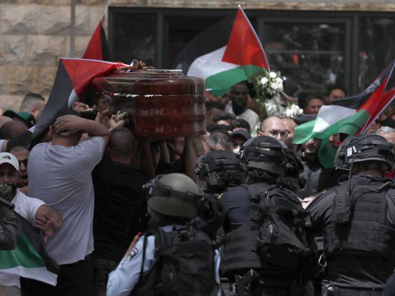 Il funerale della giornalista di al Jazeera&nbsp;Shireen Abu Akleh (Ansa)&nbsp;<br />