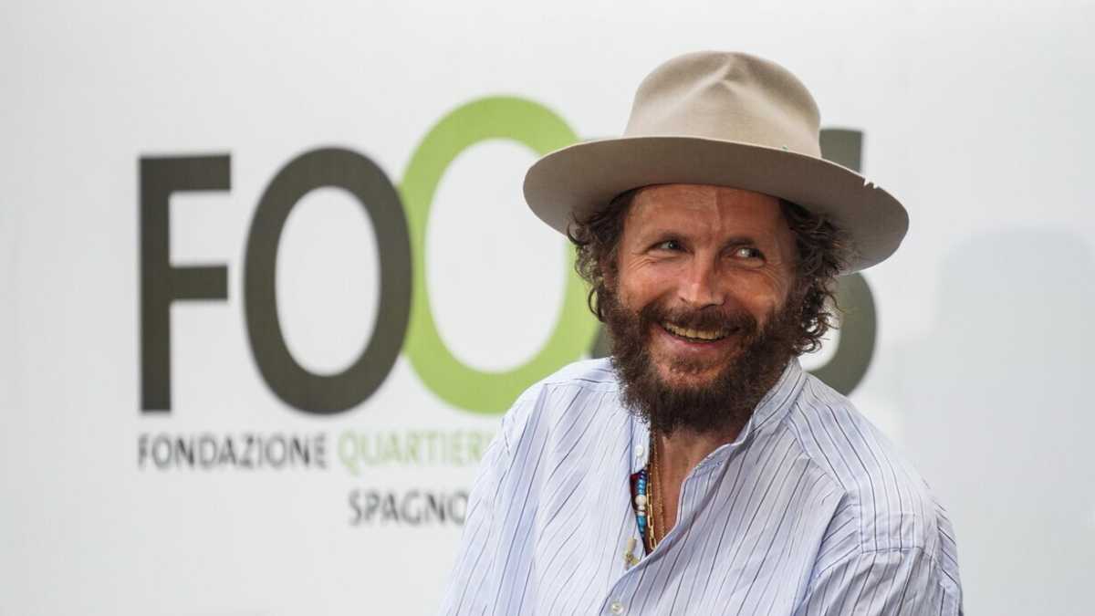 Immagine di Le miracolose poesie da spiaggia di Crocetti e Jovanotti