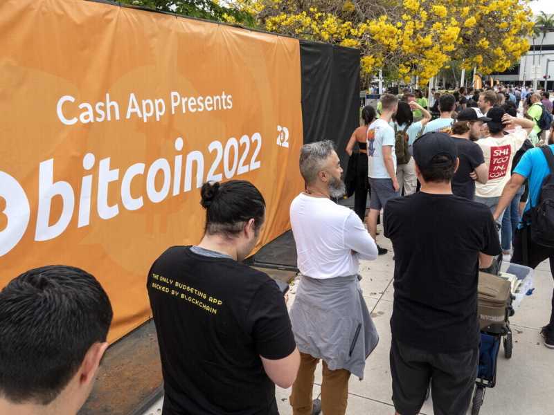 Anche le criptovalute più “stabili” perdono valore. Il vuoto dietro la blockchain