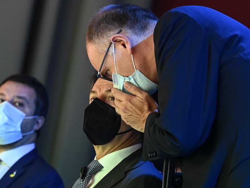 Dal mezzo anglofono Draghi alle liste di Salvini: ecco l'italiano dei leader
