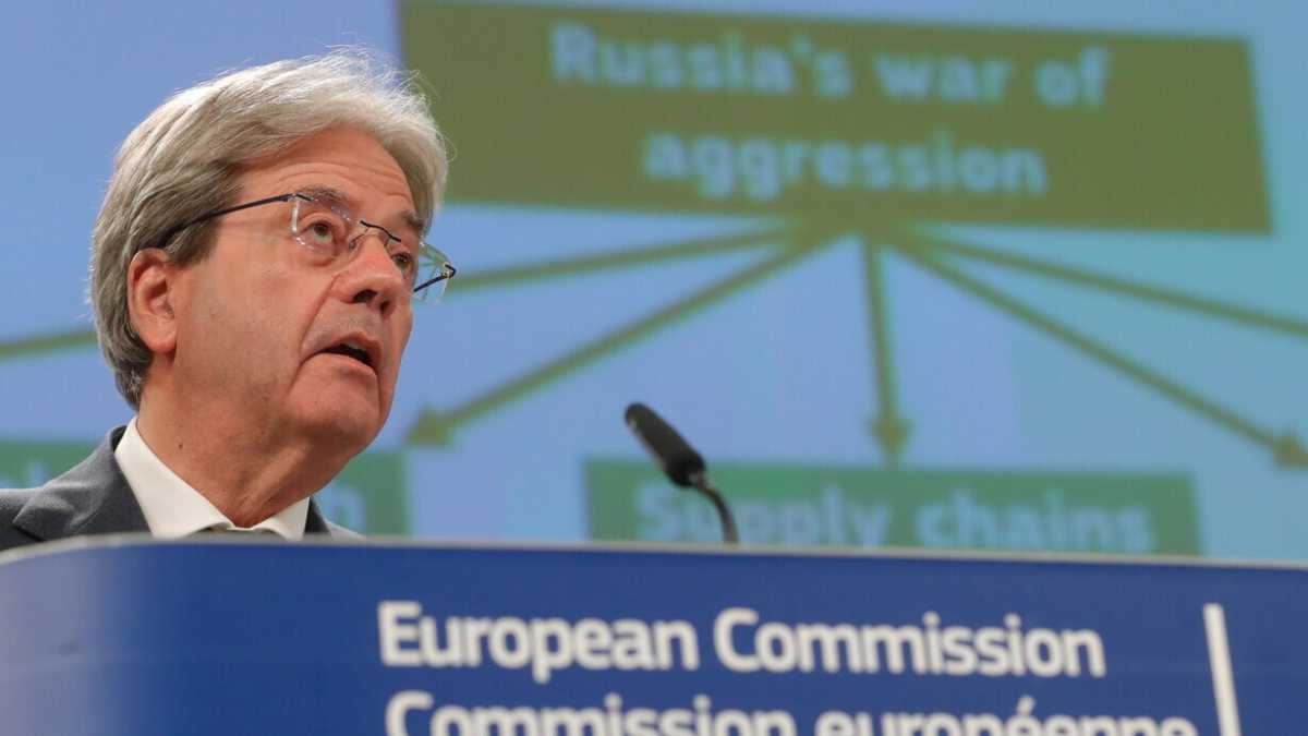 Immagine di L'Ue taglia le stime di crescita. In Italia preoccupa il debito: "Evitare scostamenti"