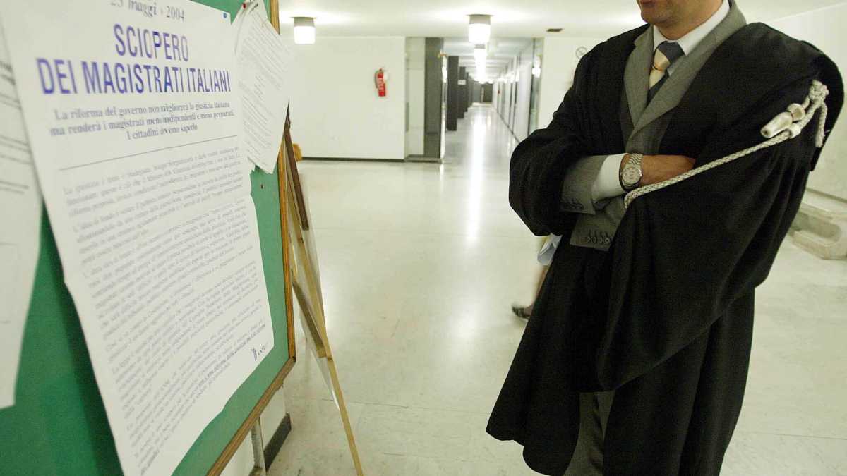 Immagine di Il clamoroso flop dell’Anm: sciopera meno di una toga su due