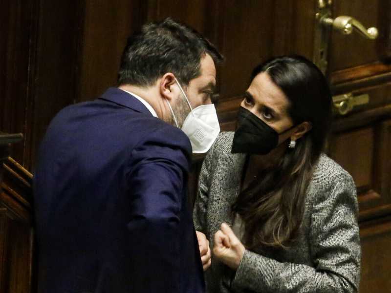 Ronzulli alla carica. Da ex infermiera lombarda a “soldato del Cav.” che fa insorgere i moderati azzuri
