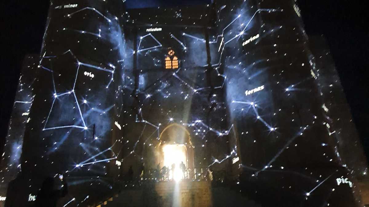 Immagine di Cosmogonie notturne di velluto e cristallo per Gucci