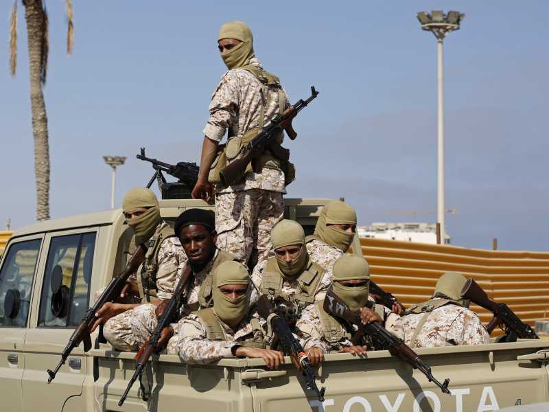 Uomini della brigata 444 presidiano Tripoli dopo avere respinto le milizie di Bashagha (foto LaPresse)