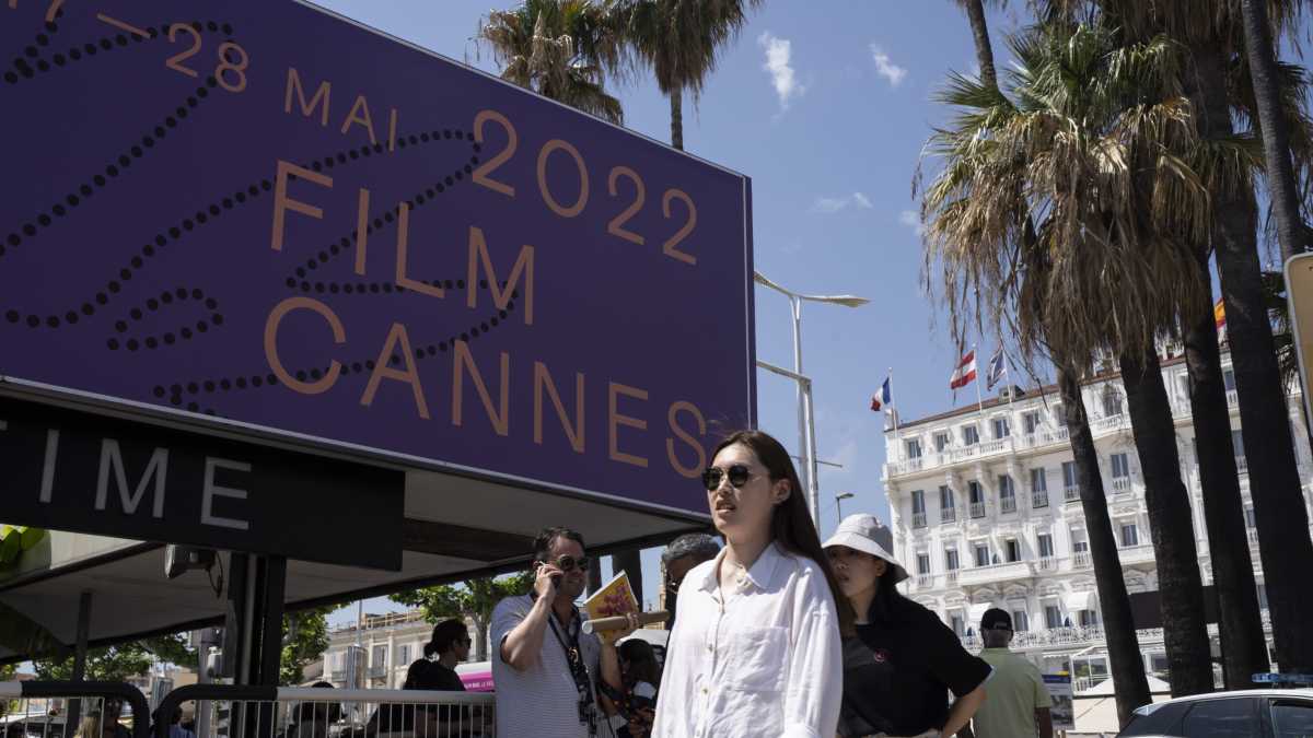 Immagine di Via a Cannes 2022, il festival che vuole sentirsi giovane. Ma il morale del cinema è basso