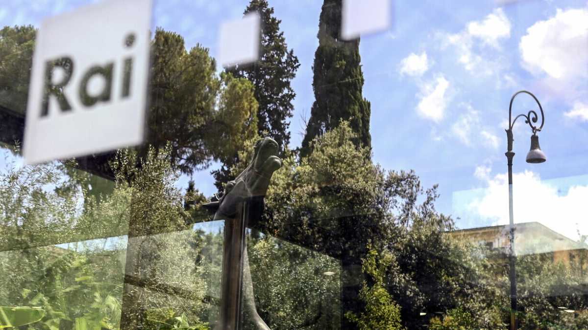 Immagine di Tira brutta aria in Rai. Anche l'Antimafia contro il giornalista scoreggione