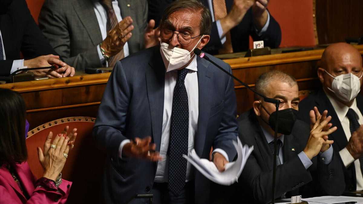 Immagine di La magnifica lezione di La Russa ai pusillanimi finti pacifisti