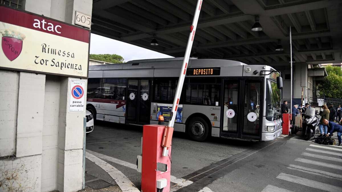 Immagine di A Roma Atac sciopera "contro le armi" e per il cessate il fuoco