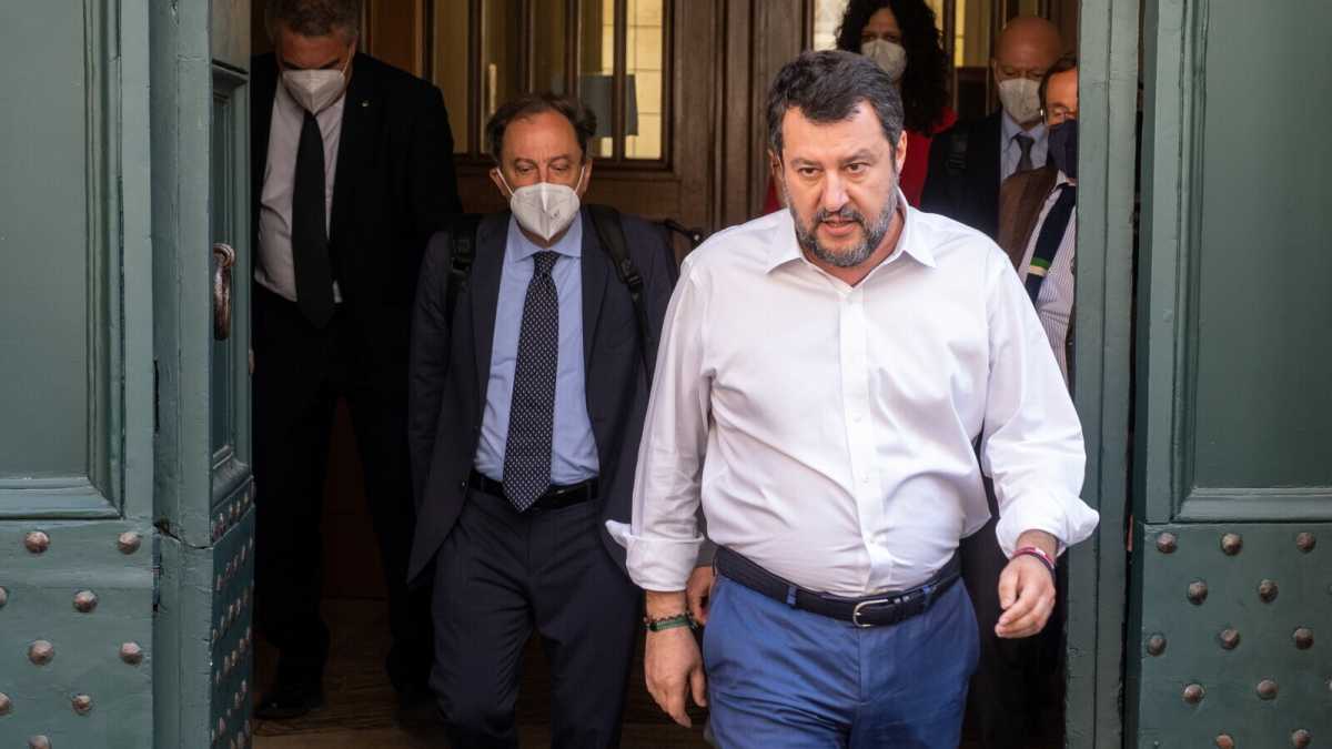 Immagine di Le giravolte di Salvini disorientano soprattutto la Lega