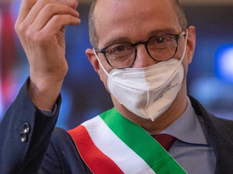 Il Pd è per il no, ma i sindaci si “impuntano” sulla Severino. Parla Matteo Ricci