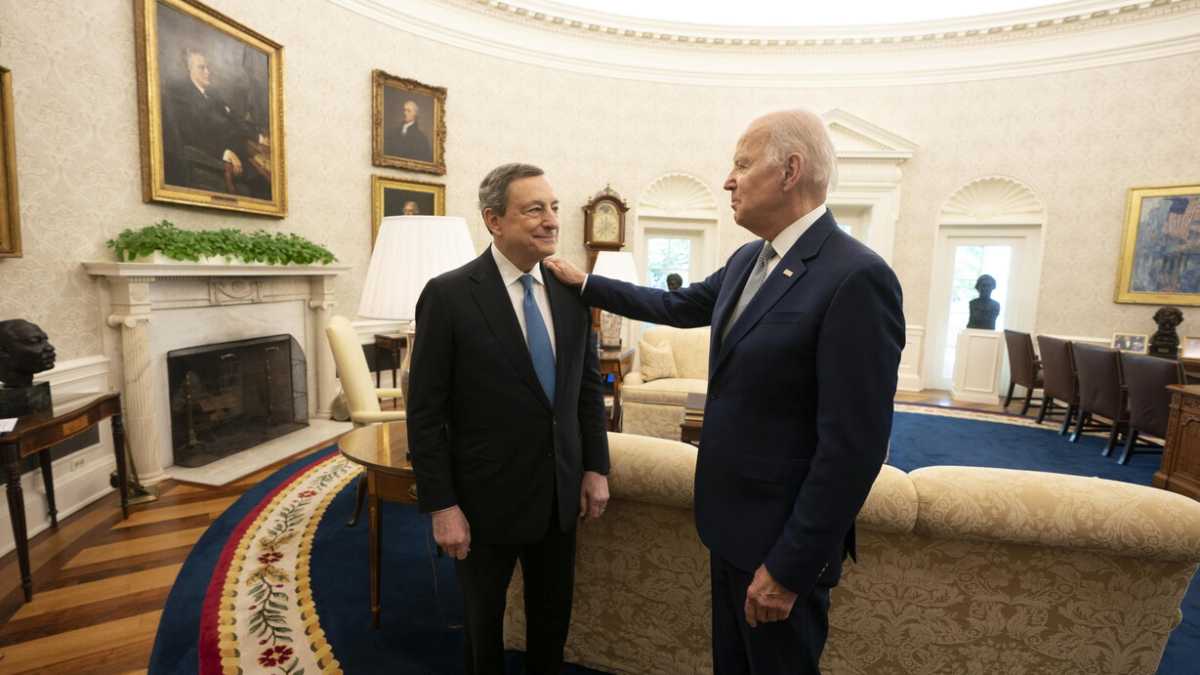 Immagine di Il duello dei cattolici sulla guerra spiegato con la storia (e con De Gasperi)