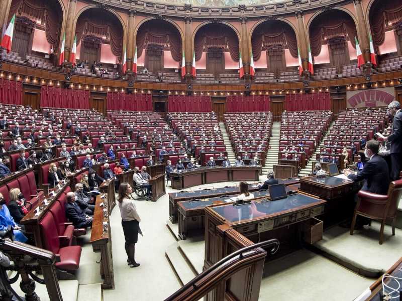 I governi durano poco ma i partiti ancora meno