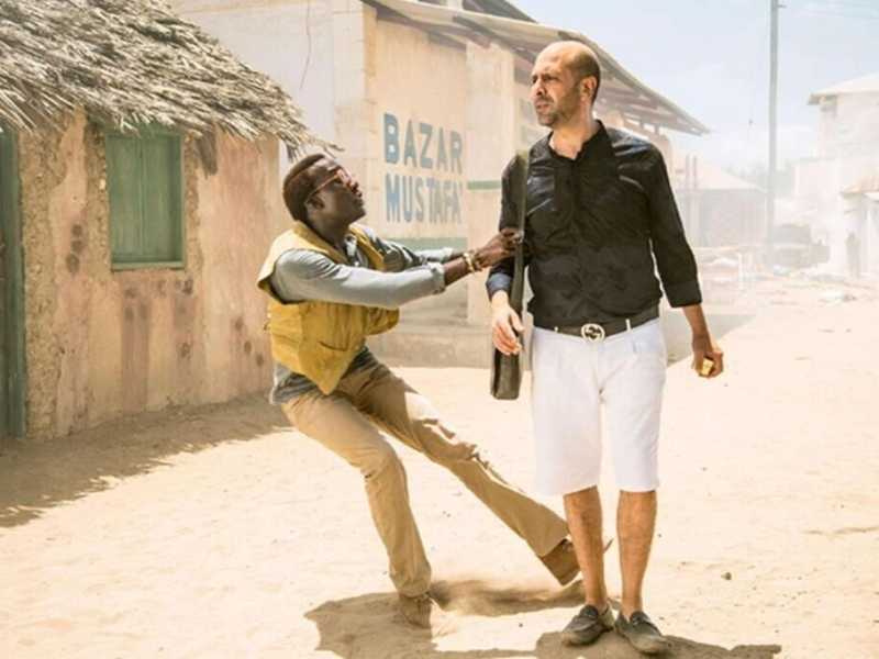 Checco Zalone in “Tolo Tolo” (Medusa Film/Taodue Film, 2020) è un disoccupato pugliese che scappa in Kenya per sfuggire ai creditori <br />