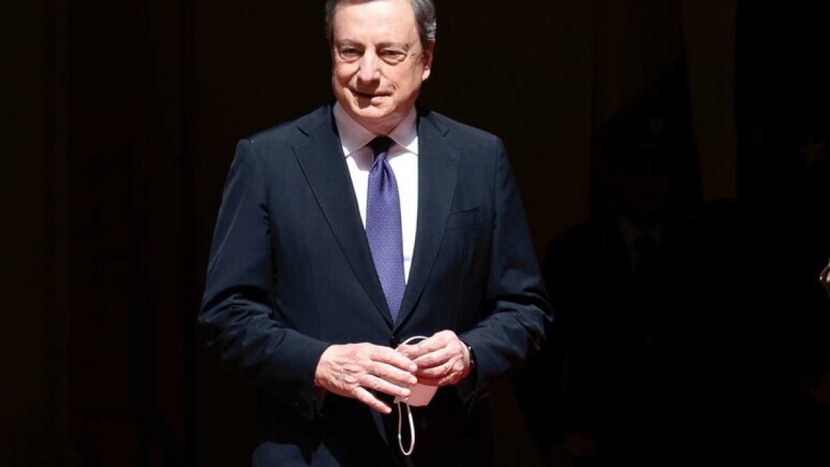 Immagine di Draghi contro i Flintstones (Conte&Salvini). Il ddl Concorrenza si vota. Il caos "indennizzo"