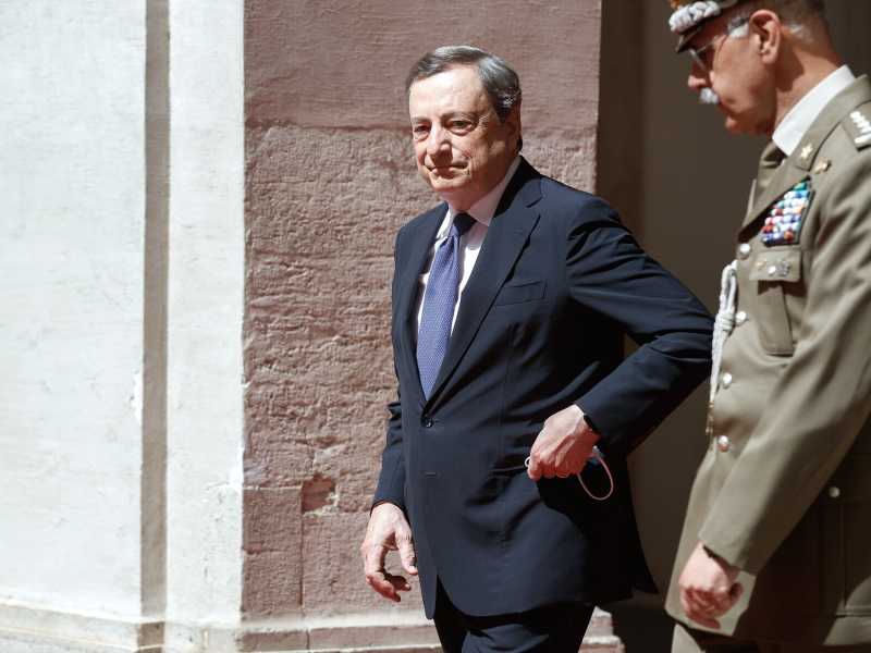 Draghi sale sul "Pnrr express". Mancano 31 obiettivi da raggiungere entro fine giugno