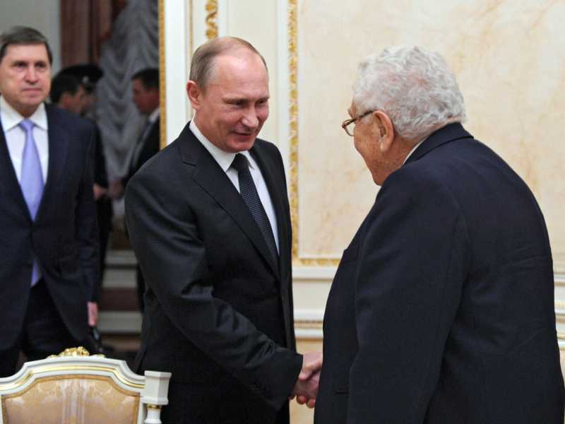 Kissinger e Chomsky, pur detestandosi, sono contrari al sostegno americano all’Ucraina