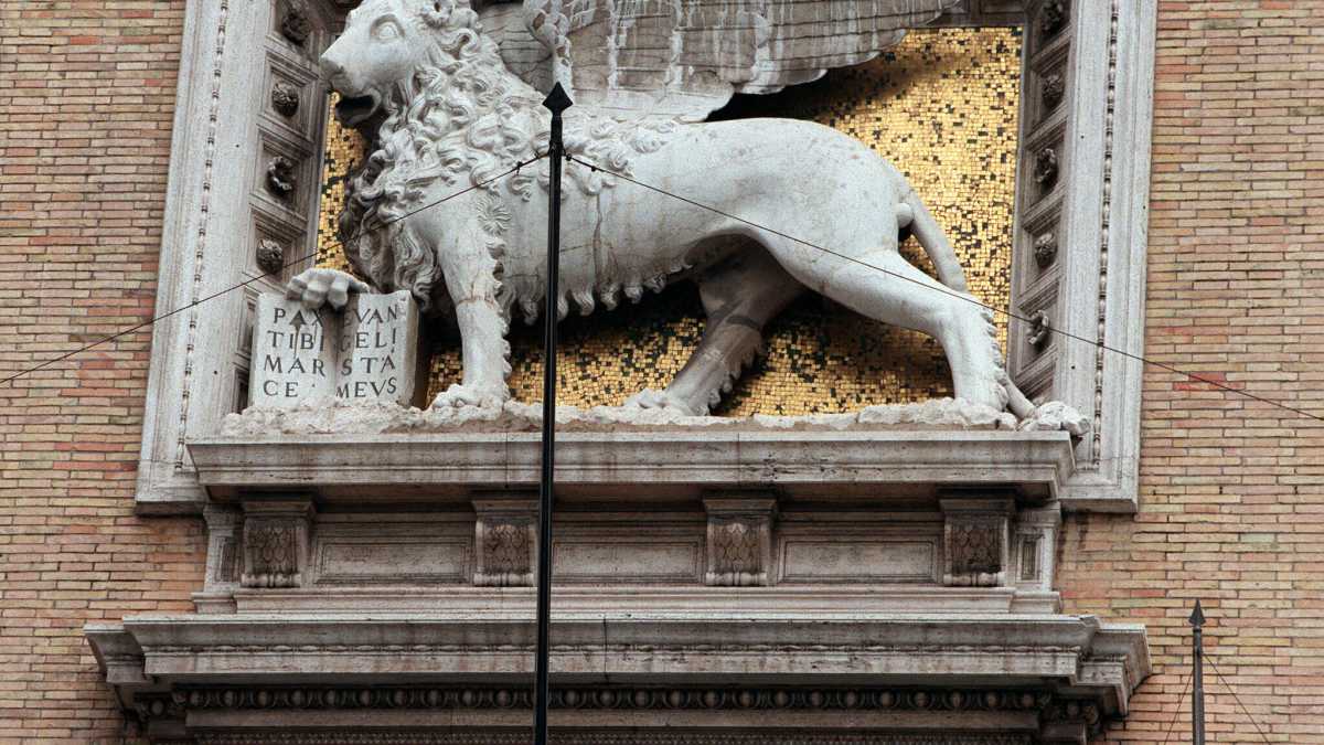 Immagine di Caltagirone lascia il cda di Generali, ma non vende. Punta su Mediobanca con Del Vecchio