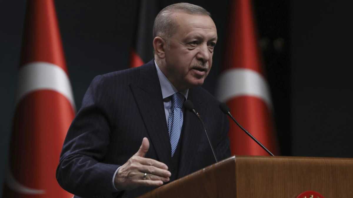 Immagine di Erdogan vuole essere cruciale sul dialogo russo-ucraino, sul grano, sulla Nato