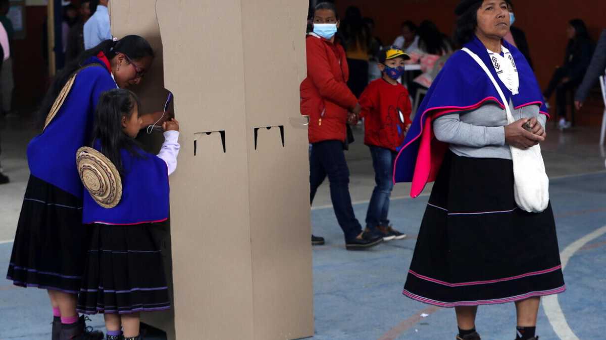 Immagine di La Colombia al ballottaggio: Petro contro Hernández. Non passa la destra