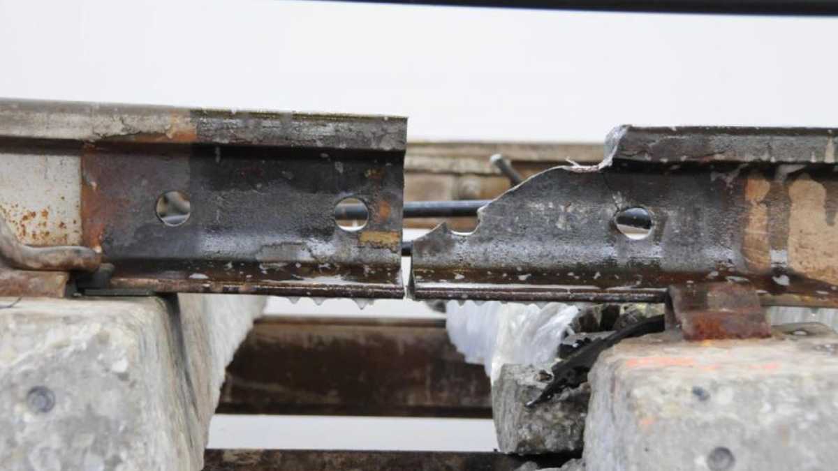 Immagine di "Evacuiamo le persone colpite dai bombardamenti russi". Parla il dirigente delle Ferrovie ucraine